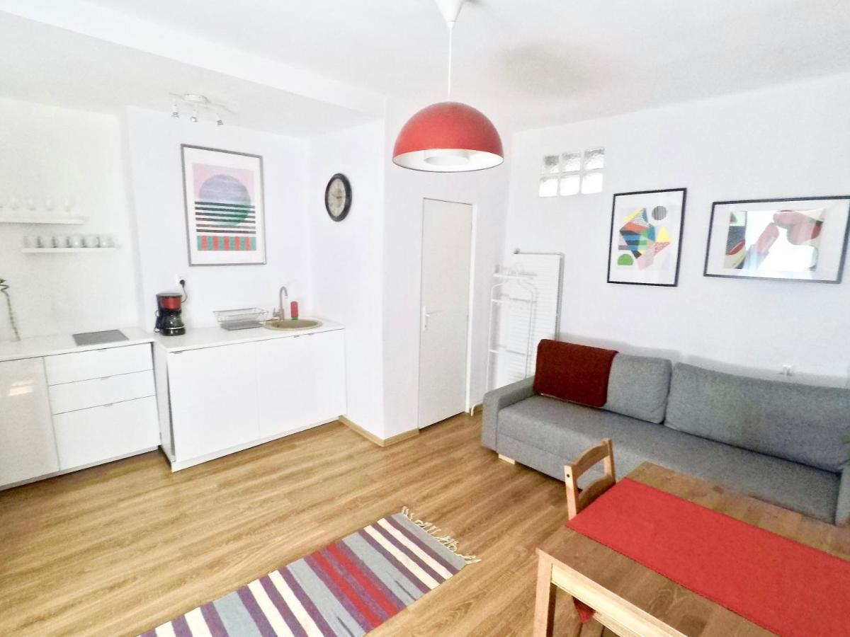 Fifty Shades Of Travel Apartment