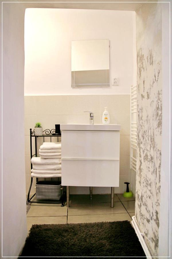 Fifty Shades Of Travel Apartment *